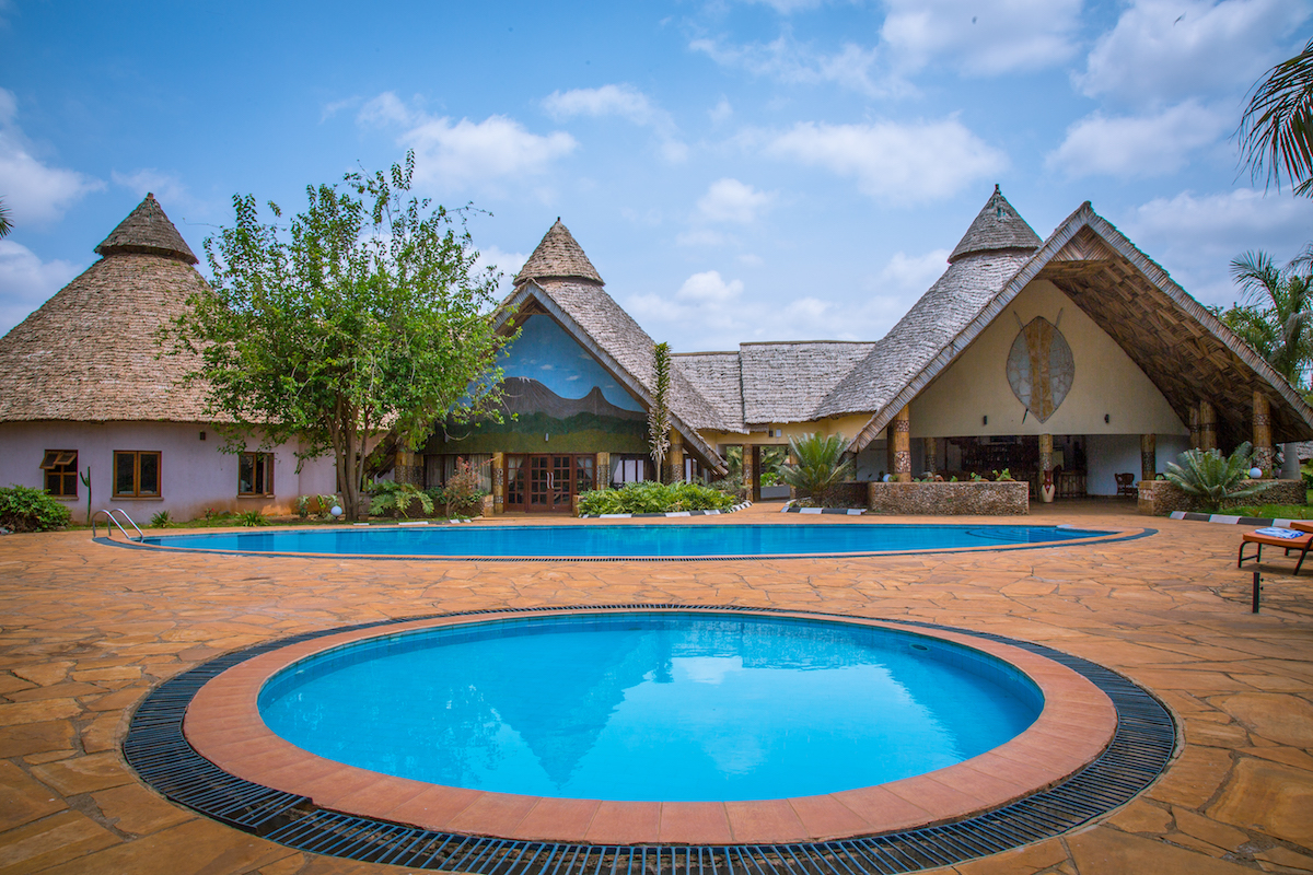 Farm-of-Dream-Lodge-Swimming-Pool3